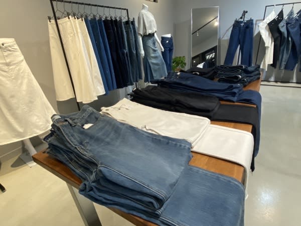 アパレル商材400着を30万円で売ります